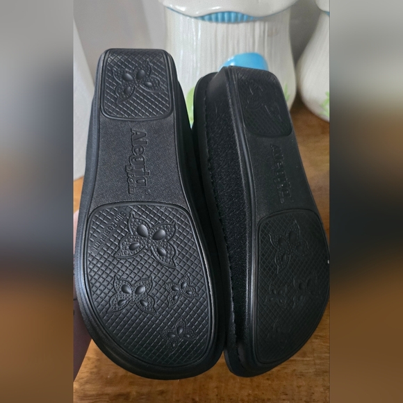 Shiny Black Kids Shoes - Picture 5 of 5